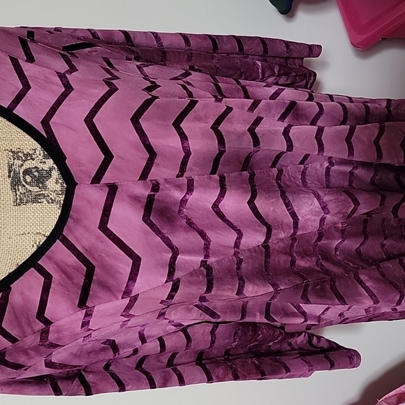 3x purple chevron top. - Picture 2 of 4